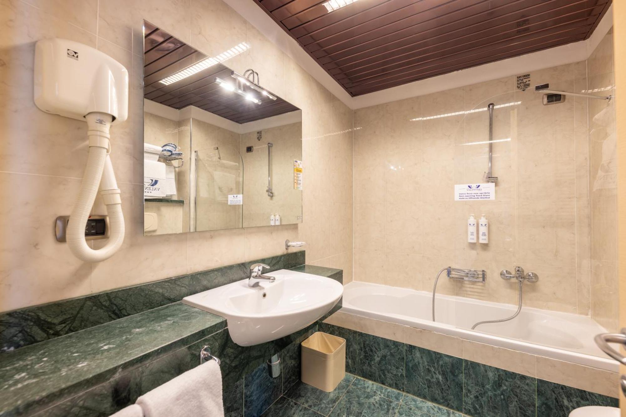 Hotel Valentino Terni Zewnętrze zdjęcie